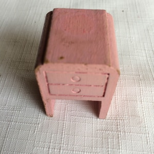 Doll Furniture End Table,Doll Pink Table, Doll Furniture Table, Dollhouse Pink Table, Dollhouse End Table, Dollhouse Wood Table, Doll Table