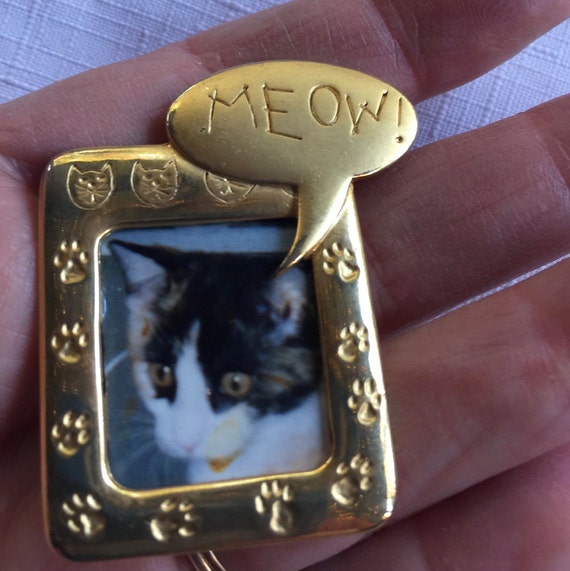 Cat Pin, Cat Photo Brooch, Cat Brooch, Cat Photo Pin, Gold Cat Pin, Kitten Brooch, Cat Jewelry, Cat Lady, Cat Gift, Cat Photo Gift, Cat Fan