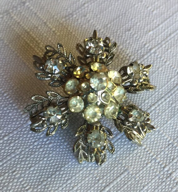 Clear Floral Pin, Retro Flower Brooch, Antique Fl… - image 8