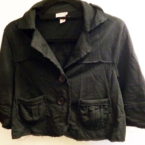 Schwarze Jacke, Kurzarmjacke, Freizeitjacke, schwarze Baumwolljacke, kurze schwarze Jacke, Cropped-Jacke, lässige schwarze Jacke, weiche Jacke