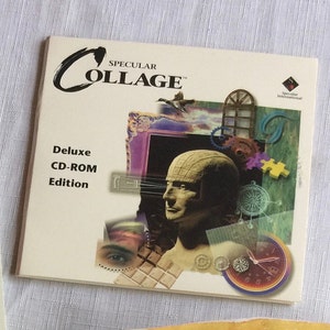 Puede incluir: Una caja blanca de CD-ROM con un collage de im&aacute;genes coloridas. El texto "Specular Collage" est&aacute; en una fuente grande y estilizada. El texto "Deluxe CD-ROM Edition" est&aacute; en una fuente m&aacute;s peque&ntilde;a. La caja es para un programa de software de computadora.