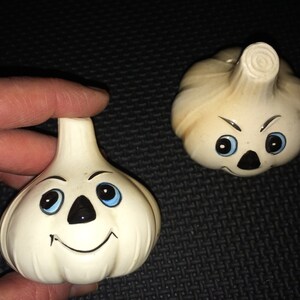 Novelty Shaker, Retro Shaker, Vitlöksshaker, Kökskonst, Vitlökslampa, 50-talskök, Keramisk Shaker, Kitschkök, Samlarshaker, bild 5