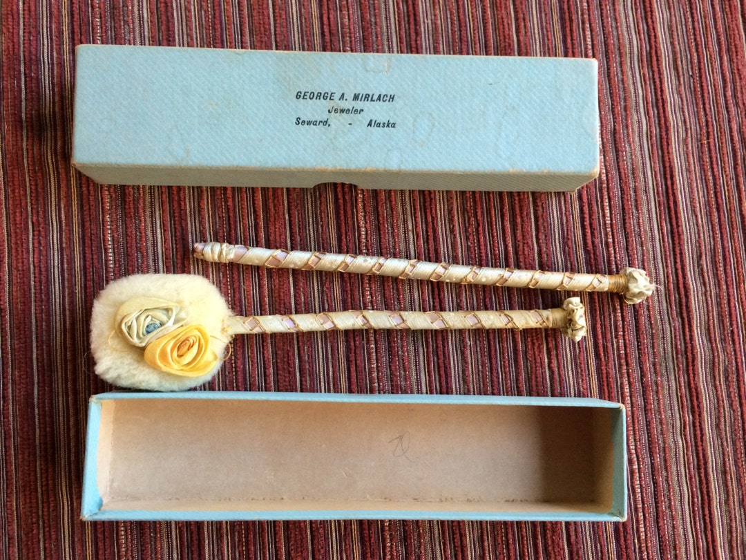 Antique Powder Puff, Vintage Powder Puff, Vanity Tool,vintage Cosmetic