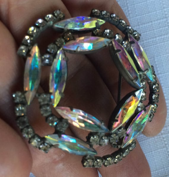 Circle Rhinestone Brooch, Aurora Pin, Aurora Circle, Circle Brooch, 50s Rhinestone Brooch, 50s Circle Pin, 50s Circle Brooch, Glamour 50 Pin