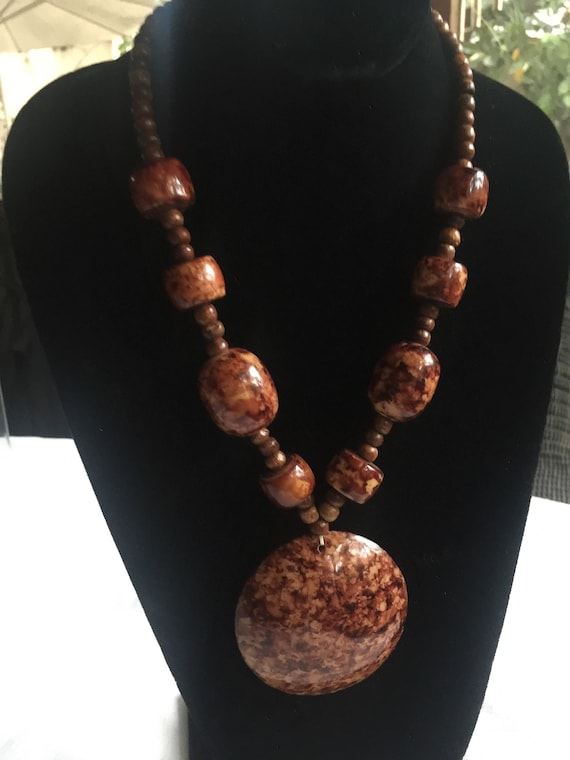 Brown Necklace, Big Brown Necklace, Big Brown Pen… - image 5