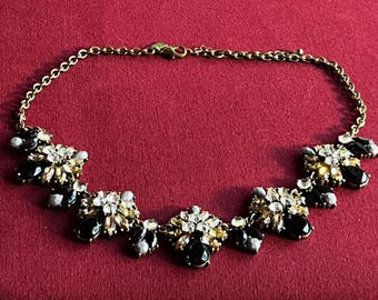 Collar negro, collar glamuroso, collar elegante, collar formal, collar de gemas negras, collar de reina, collar brillante, collar de gemas