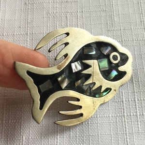 Fish Pin, Fish Brooch, Fish Silver Pin, Retro Fish Pin, Mexico Brooch, Mexico Fish Pin, Mother Pearl Brooch, Mother Pearl Pin, Fish Jewelry