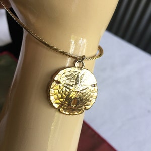Sand Dollar Bracelet, Beach Gold Bracelet, Beach Charm Bracelet, Shell Bracelet, Gold Shell Bracelet, Beach Bracelet, Charm Bracelet