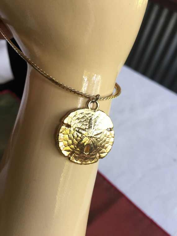 Sand Dollar Bracelet, Beach Gold Bracelet, Beach Charm Bracelet, Shell Bracelet, Gold Shell Bracelet, Beach Bracelet, Charm Bracelet