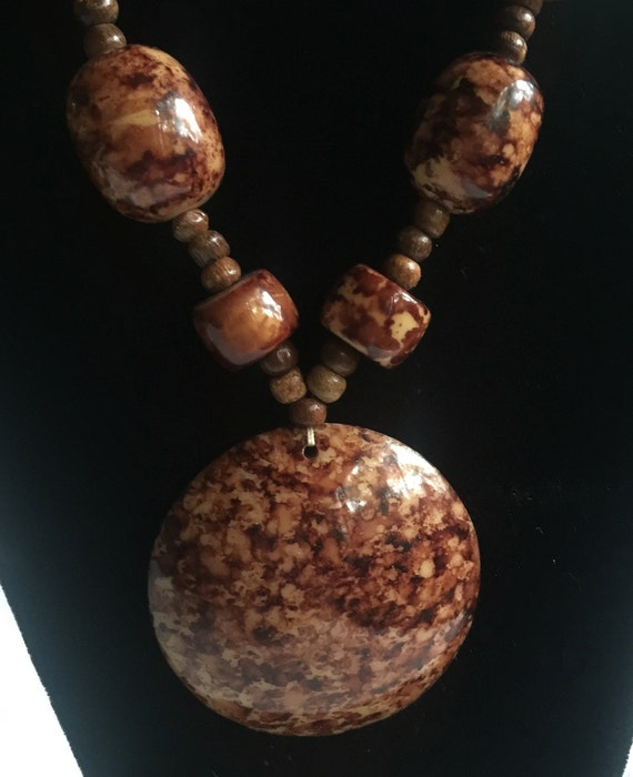 Brown Necklace, Big Brown Necklace, Big Brown Pen… - image 1