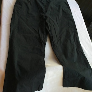 Black Capris, Black Pedal Pusher, Mid Length Pant, Cotton Black Capris, Three Quarter Pant, Black Cotton Pant, Gap Capris, Crop Black Pant