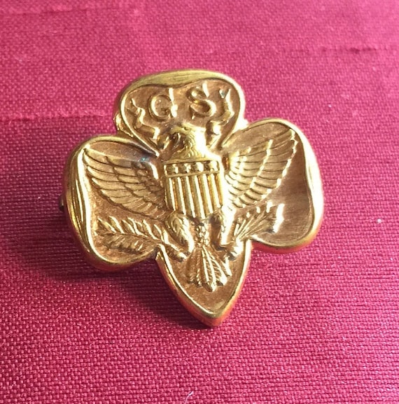 Girl Scout Pin, Brownie Pin, Girl Scout Badge, GI… - image 1