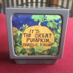 Charlie Brown Toy, Snoopy Toy, Charlie Brown, Charles Schultz, Peanuts Collectible, Peanuts Toy, Peanuts Gift, Bird Bath, Woodstock Toy