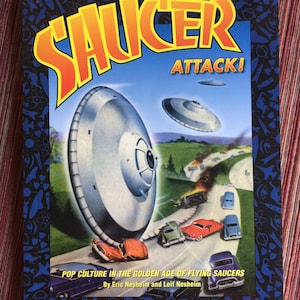 UFO Photo, Sci Fi Book, Sci Fi Gift, Ufo Book, UFO, Ufo Gift, Extraterrestrial, Flying Saucer, Phenomena Book, Sci Fi, ET Book, Comic Book