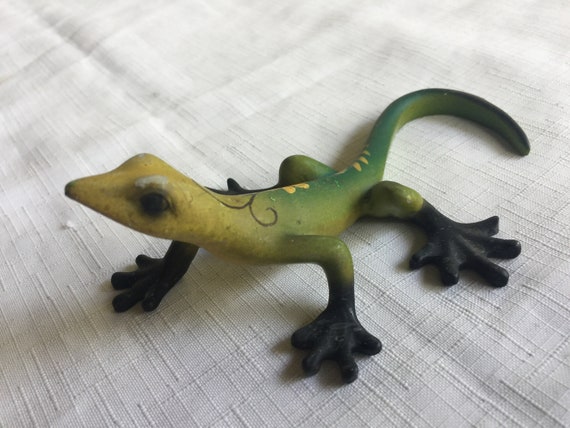 toy gecko figurine