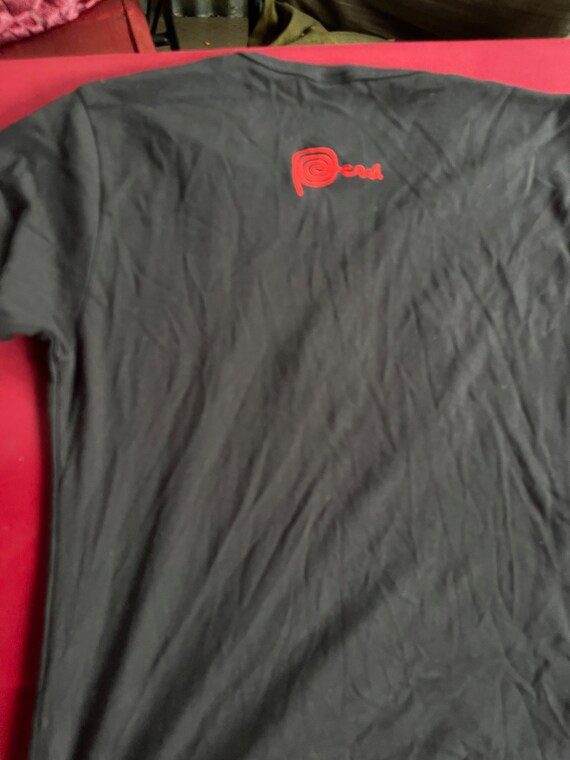 Peru Top, Black Top, Peru Logo Top, Sleeveless Black Top, Black Red Top, Logo T-shirt, Casual Black Top, Peru Brand, Black T-Shirt, Peru View 2