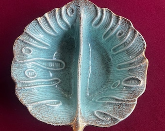 Aqua Bowl, Serving Bowl, Divided Bowl, Leaf Dish, Leaf Bowl, USA Bowl, California Pottery, Candy Dish, Snack Bowl, Retro Bowl, Trinket Bowl