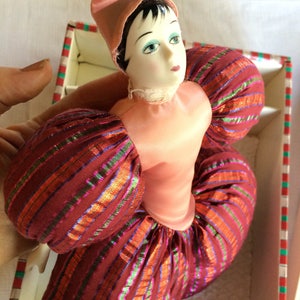 Muñeca Arlequín, Muñeca de exhibición, Muñeca colgante, Muñeca de teatro, Muñeca de cama, Muñeca coleccionable, Muñeca de ballet, Muñeca de disfraces, Muñeca decorativa, Muñeca payaso