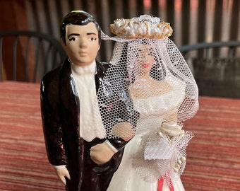 Wedding Art, Wedding Cake Topper, Wedding Figurine, Bridal Figurine, Wedding Couple, Ceramic Bridal, Bridal Couple, Retro Wedding, Bride Art