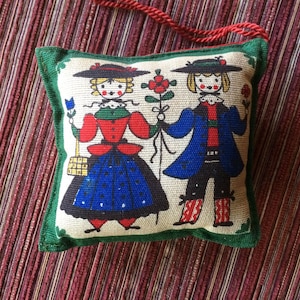 Pin Cushion, Pin Cushion Pillow, Square Pin Cushion, Retro Pin Cushion, Country Pin Cushion, Art Pin Cushion, Sewing Decor, SEWING GIFT