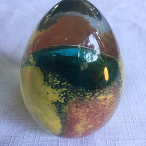 Swedish Glass Art, Artisan Glass Egg, Blown Glass Egg, Egg Paperweight, Egg Art, Glass Egg, Glass Egg Art, Egg Sculpture, Art Paperweight