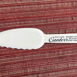 Serwer do ciasta, nóż piekarniczy, nóż plastikowy, delikatesy żydowskie, piekarnia żydowska, Canters, piekarnia Los Angeles, nóż do ciasta, pamiątka piekarnicza, serwer do ciasta