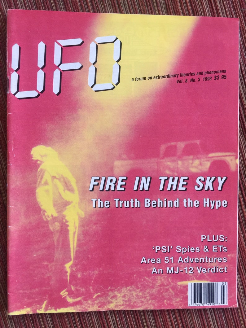 Puede incluir: Un n&uacute;mero de 1993 de la revista UFO con portada roja y amarilla. El t&iacute;tulo dice UFO: a forum on extraordinary theories and phenomena. El texto incluye Fire in the Sky: The Truth Behind the Hype, plus PSI Spies & ETs, Area 51 Adventures y An MJ-12 Verdict.