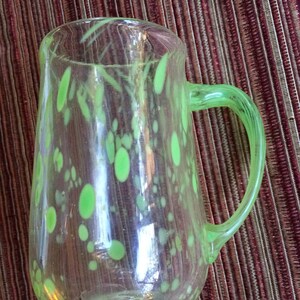 Blåst glasmugg, hantverksmugg, konstglasmugg, konstglasmugg, konstkaffekopp, bohemisk mugg, bohemisk glasmugg, glaskopp, hantverksglasmugg, grön mugg bild 2