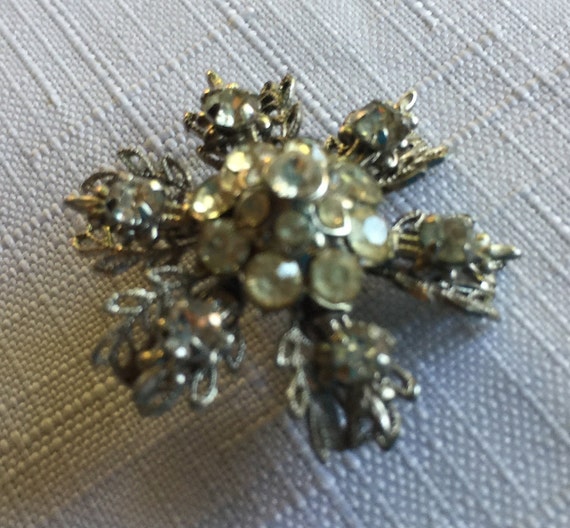 Clear Floral Pin, Retro Flower Brooch, Antique Fl… - image 5