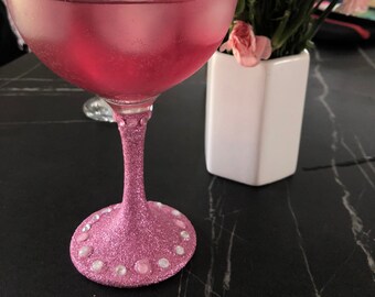 hand-painted Glasses, Gin balloons, Goblets, personalize any glass. Elegant unique Birthday, Wedding, Mother&#39;s Day, Engagement garden party,