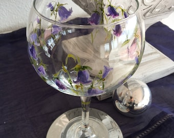 Personalize your Gin Glass. Elegant gifts / Wedding / Engagement / Anniversary / Birthday / Hen Party Gift. Bluebell hand painted Gin glass