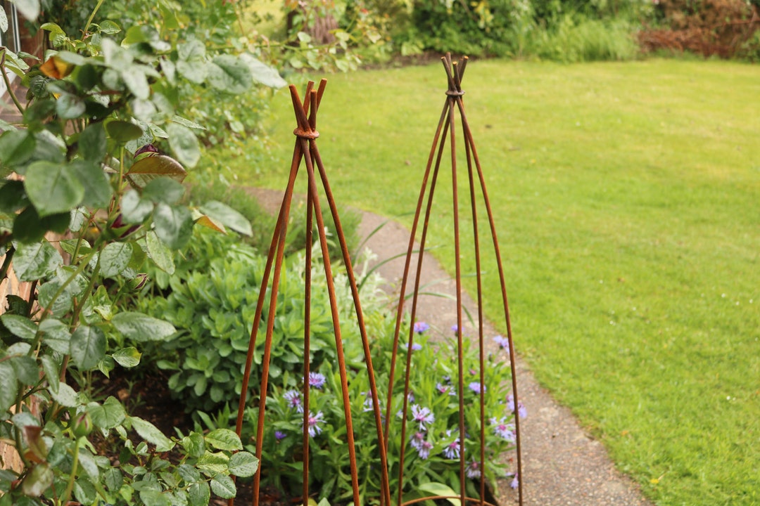 Metal Wigwam Bean Poles Garden Sweet Pea Plant Support Obelisk. 143cm