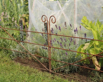 Steel Fence Garden Border Lawn Edging Rusted Plant Support