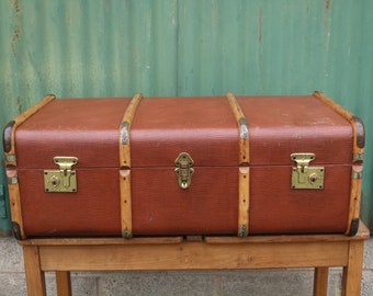 Old Vintage Large Brown Steamer Trunk Case. Coffee Table Luggage. #1