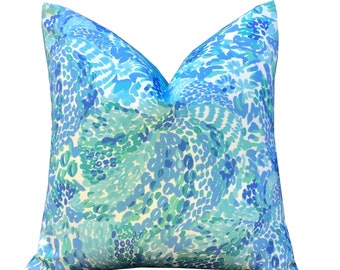 Lilly Pulitzer Outdoor Pillow Cover: Lee Jofa Searchin Urchin, Sunbrella Back