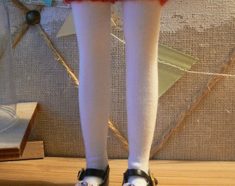 Chaussettes blanches pour poupée Blythe fait main à Paris france