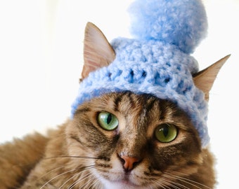 Bonnet pour chats : chapeau de chat d'hiver de couleur unie pour chats avec nervures, trous d'oreille et pompon pelucheux, bonnet de bas en laine pour chat, toque de ski