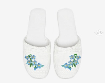Tiny Forget-me-nots Machine Embroidery Design