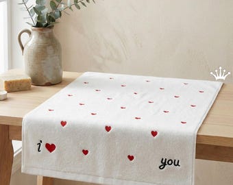Conjunto de diseños de bordado a máquina "Te amo: Mini corazón", archivos de bordado románticos para toallas, archivo de descarga digital para regalo de San Valentín o boda - 3 tamaños