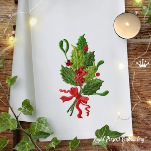 Vintage Christmas Machine Embroidery Design with holly berry 2