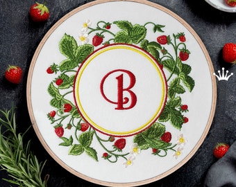 Strawberry Wreath Machine Embroidery Design - 2 Sizes