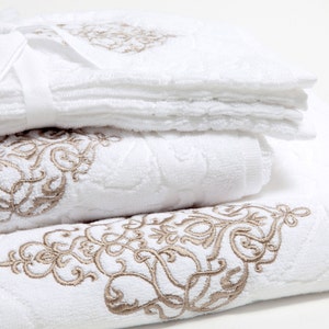 Classic Machine Embroidery Design - 4 sizes