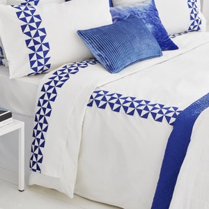 Blue graphics mosaic border Machine Embroidery Design
