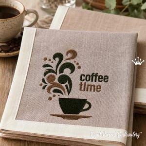 Broderidesign för kaffemaskin, digital fil för kaffemugg, dekoration för kökshanddukar, present till cafébarista, direkt nedladdning - 3 storlekar