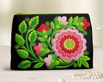 Floral folk motif Machine Embroidery Design