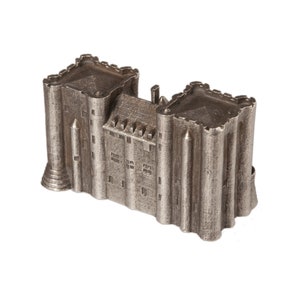 Donjon de Niort castle historical architecture scale model 1:1000 French British building knight souvenir miniature Archiminima image 9