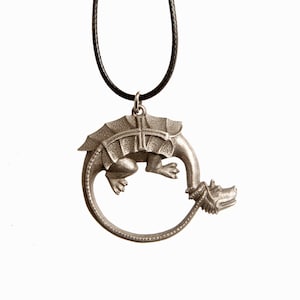 Orden des Drachen - Ohne Kreuz - Symbol des Europäischen Ritterordens - bleifreie Zinnkette mit mitgeliefertem Kordelband