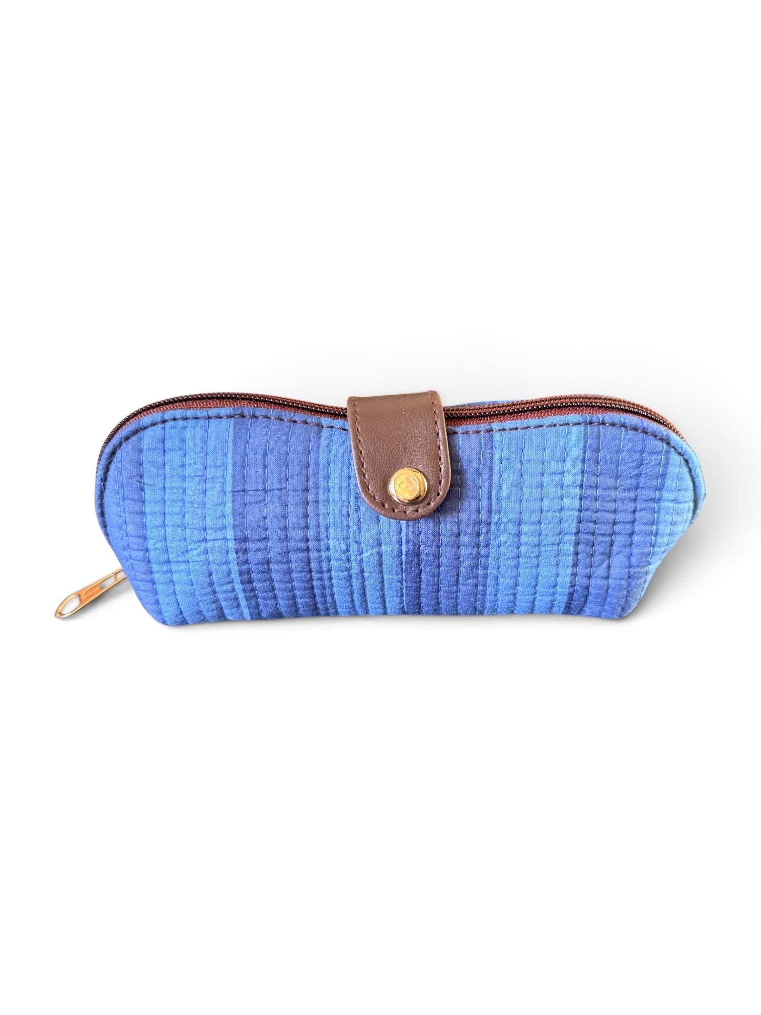 Pretty Blue Stripes - brillenhoesje