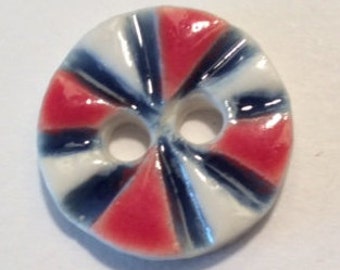 Juillet Quatrième flair. Boutons de poterie en céramique en porcelaine fine faits à la main de 3/4 pouces, volants d’épingle rouges blancs et bleus, americana nautique et patriotique