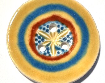 Radość koloru! Guziki 1,5 cala, ręcznie robione, angielskie, porcelanowe, ceramiczne, wielokolorowe, żółto-niebieskie, czekoladowo-brązowe, szyte, z dzianiny, kolekcjonerskie, z datą 2024 r.